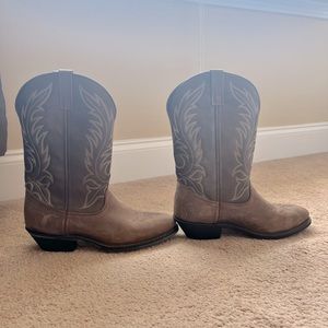 Laredo Women’s boots 9 1/2